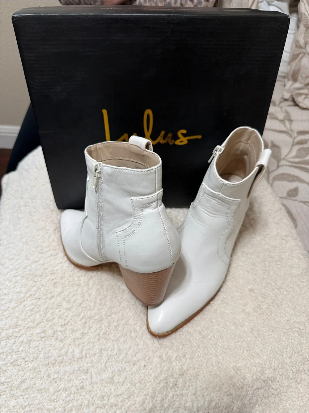 Lulus chic white