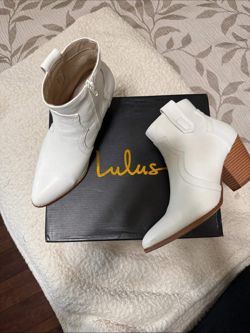 Lulus chic white