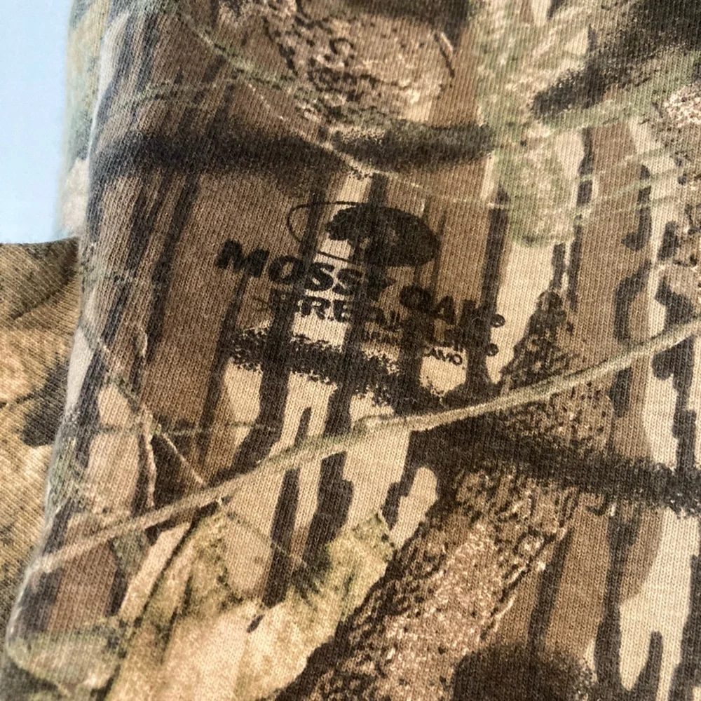 Vintage Jerzees Youth T Shirt M Mossy Oak Camo Hunting Forest Outdoors 90s Y2K