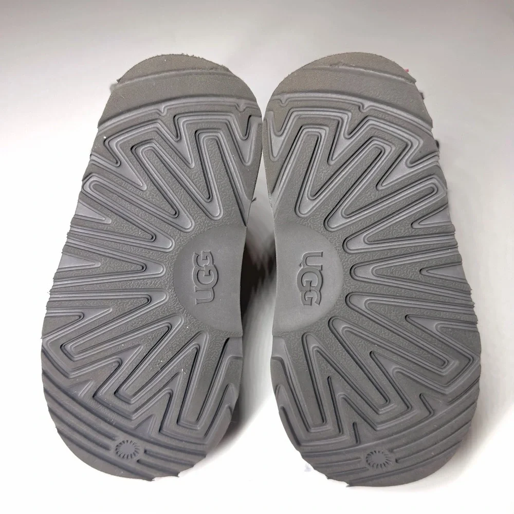 UGG knit excellent
