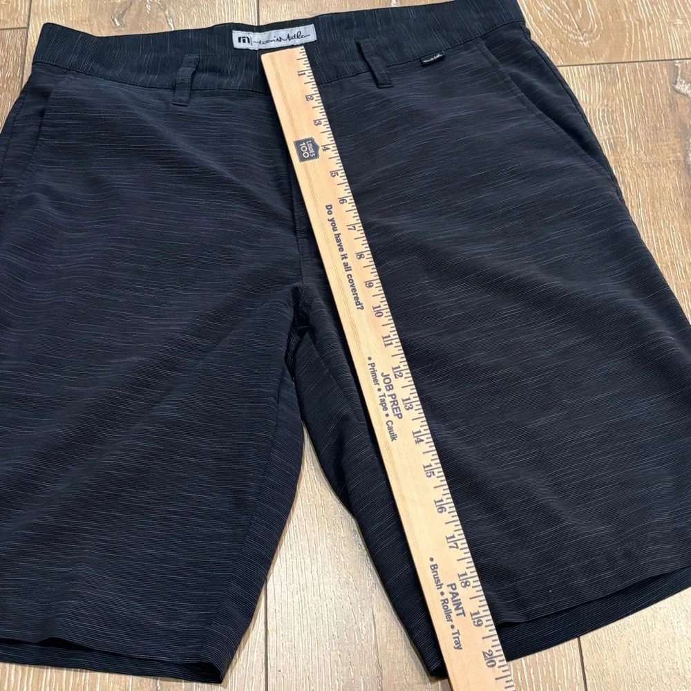 TravisMathew Men’s 30 Black Striped Hybrid Golf Shorts Performance