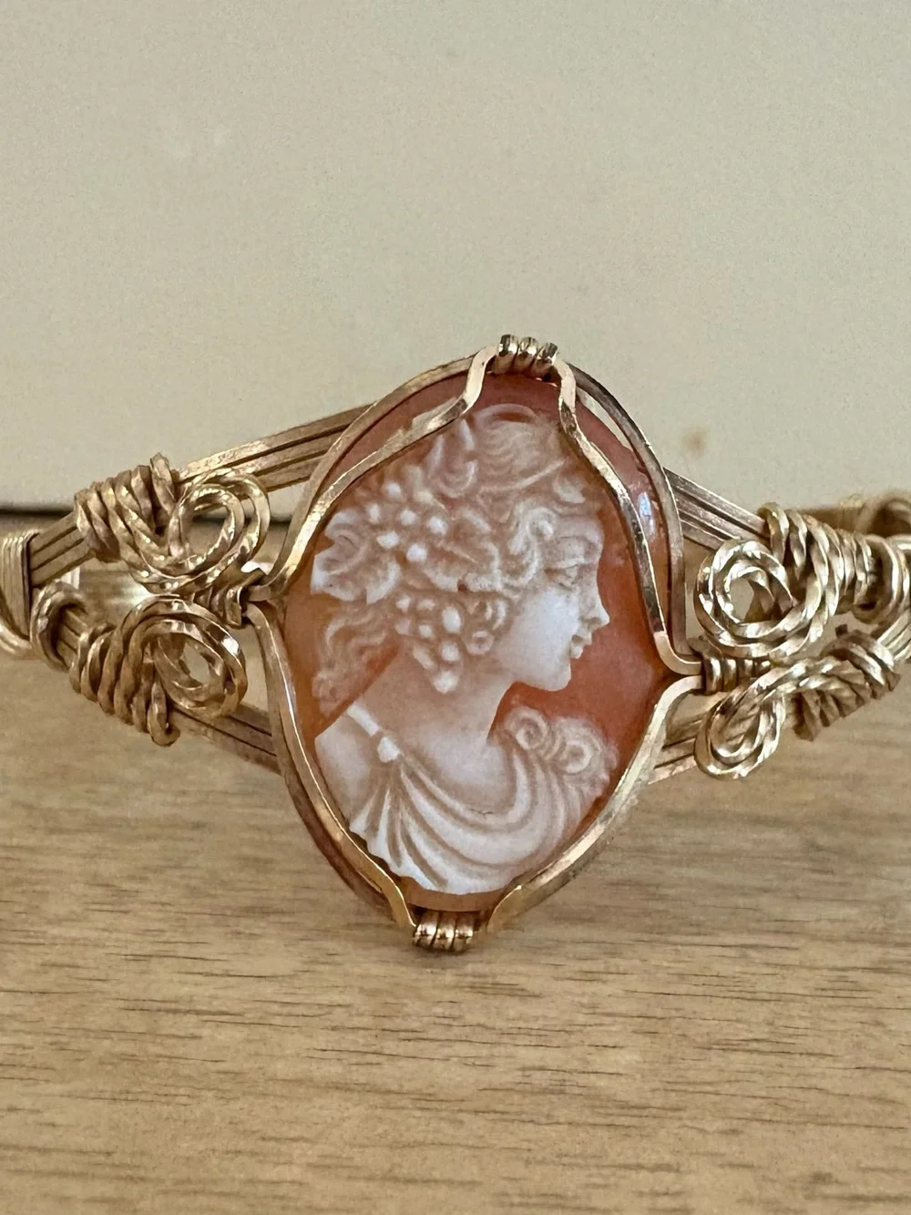 RETIRED Ronaldo Designer Jewelry Cameo Wire Wrapped Bracelet 7