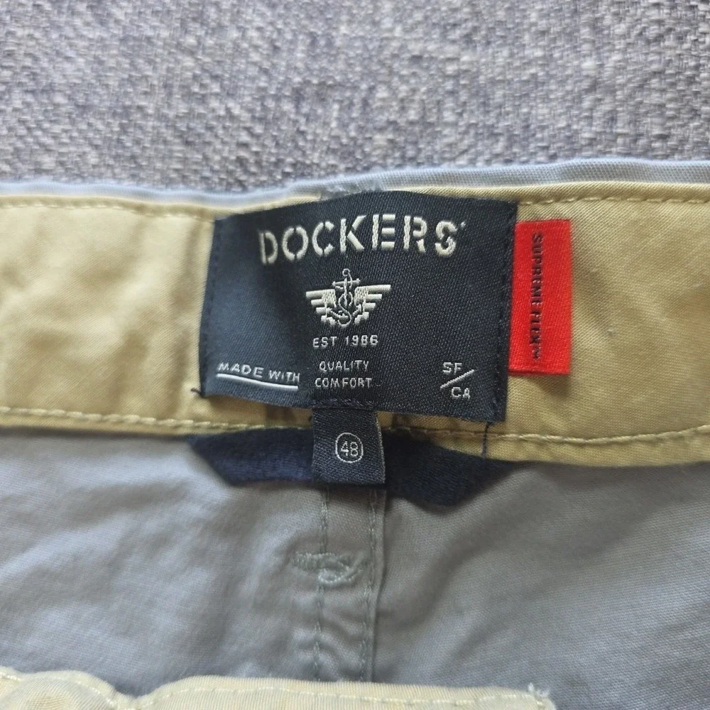 Dockers Gray Khaki Shorts Mens Size 48 Regular Supreme Flex Cotton Casual