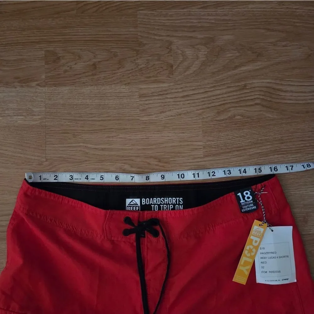 Reef Lucas 4 Shortie Boardshorts Sz 32