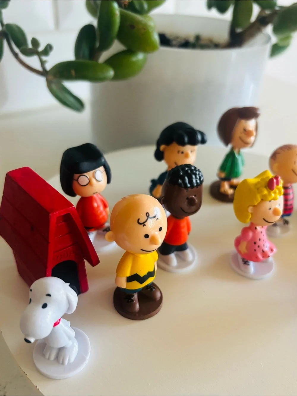 Peanuts figure set