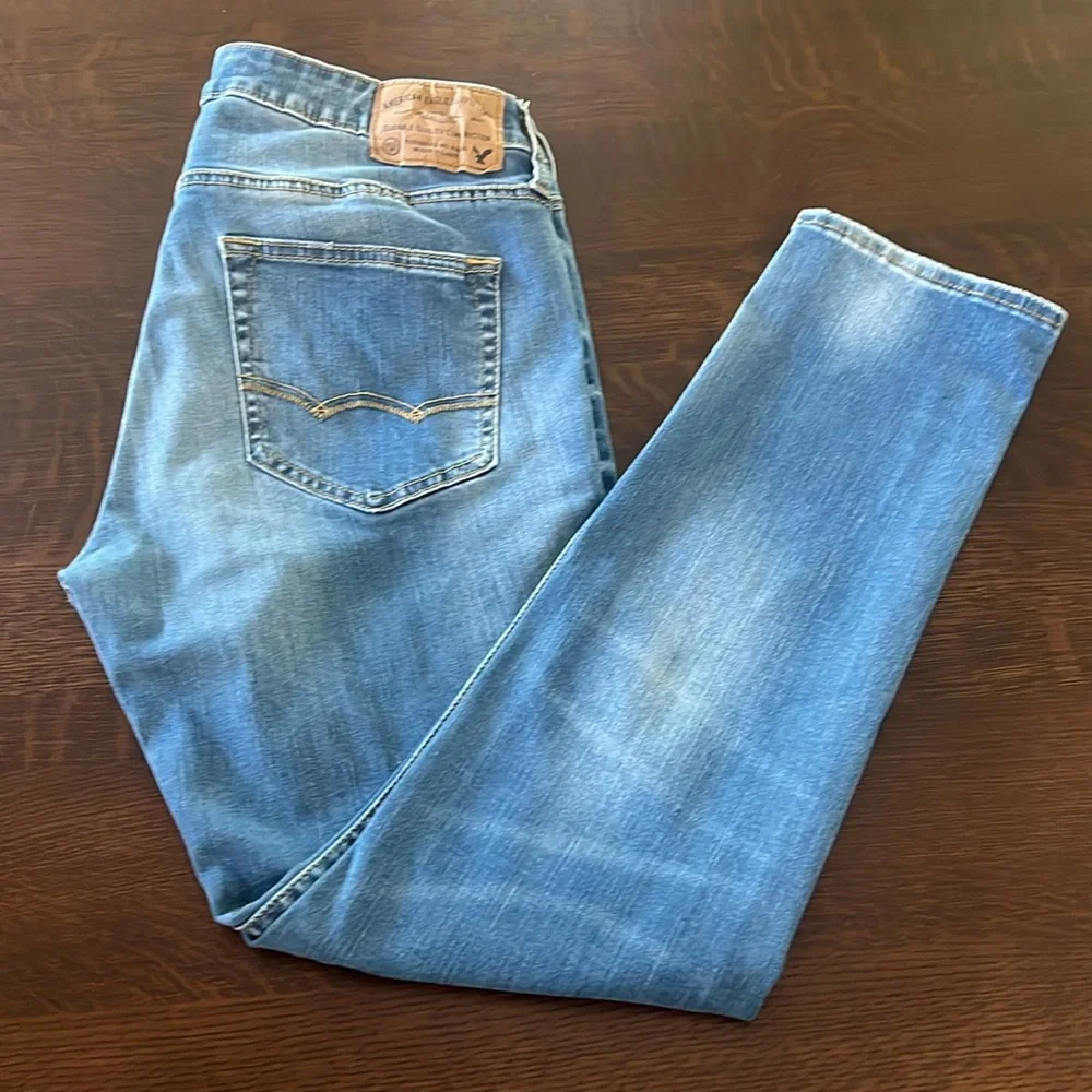 American Eagle Extreme Flex Skinny Men’s Jeans 33X30. Factory faded Blue
