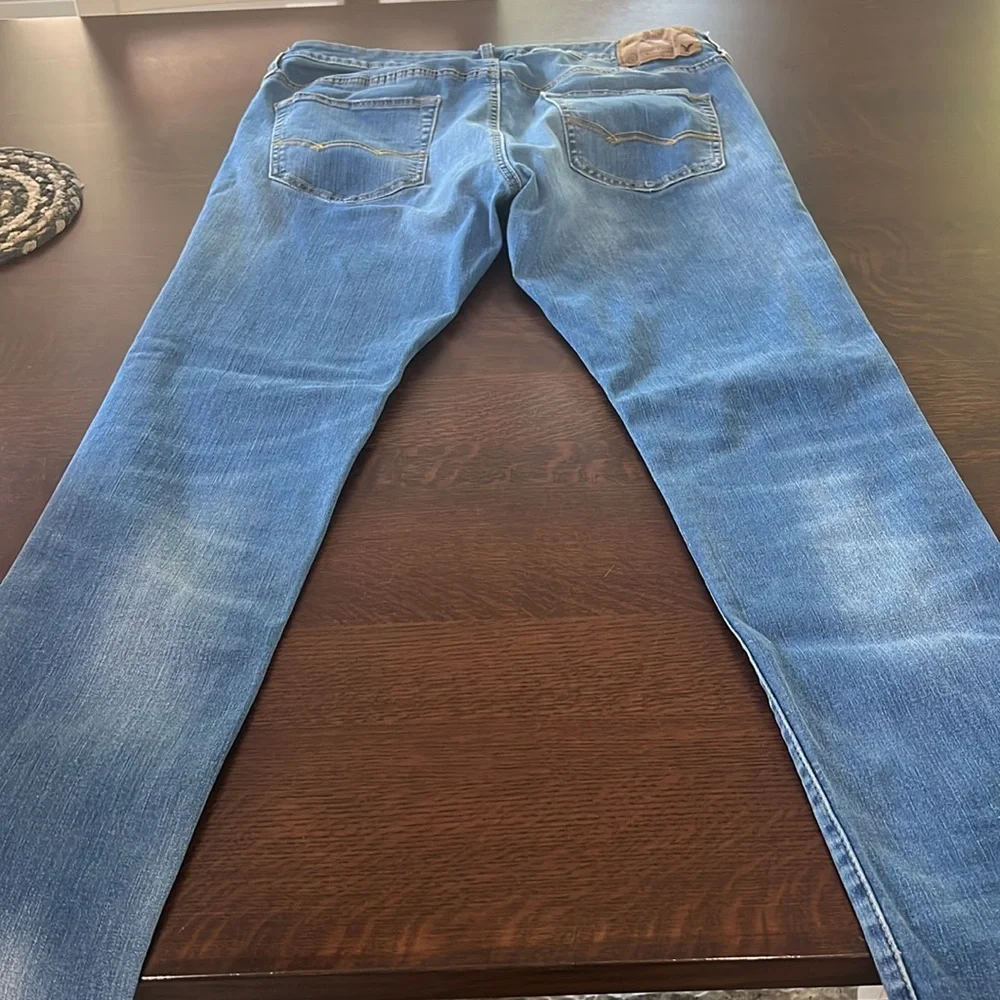 American Eagle Extreme Flex Skinny Men’s Jeans 33X30. Factory faded Blue