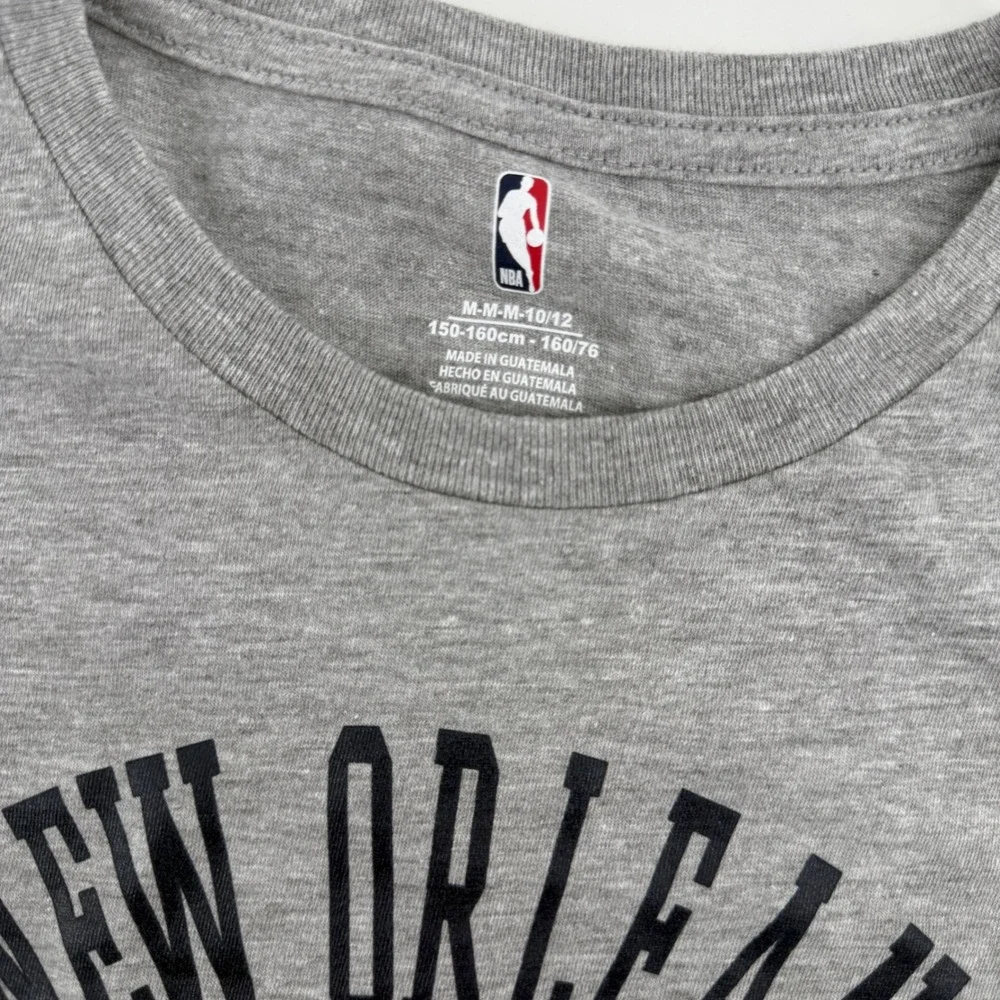 NBA fanatic neckline athletic
