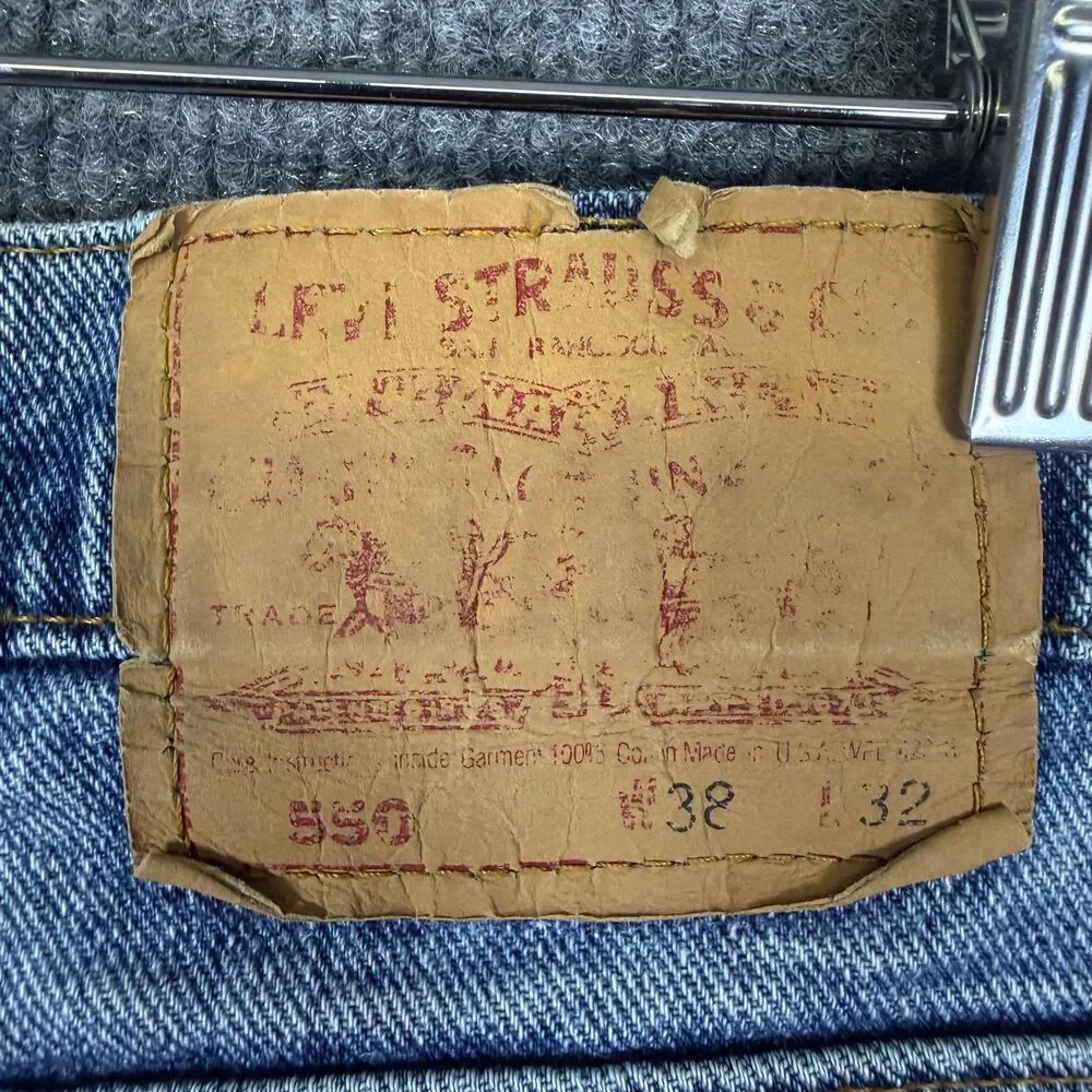 Vintage Levi's 550 Men's Jeans 38x32(36x31) Light Wash Denim Distressed Tapered