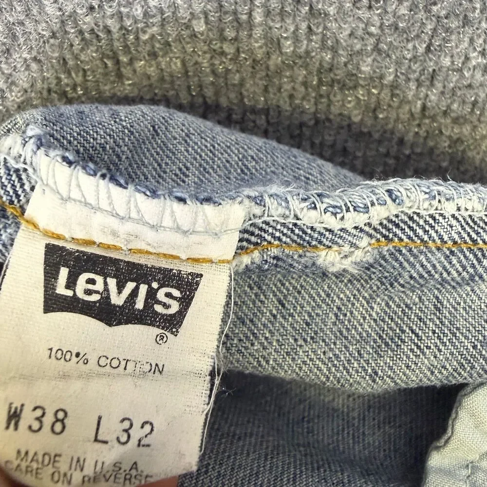 Vintage Levi's 550 Men's Jeans 38x32(36x31) Light Wash Denim Distressed Tapered