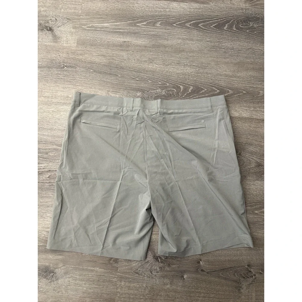 Peter Millar Crown Sport Shackleford Performance Shorts Size 42 Gray