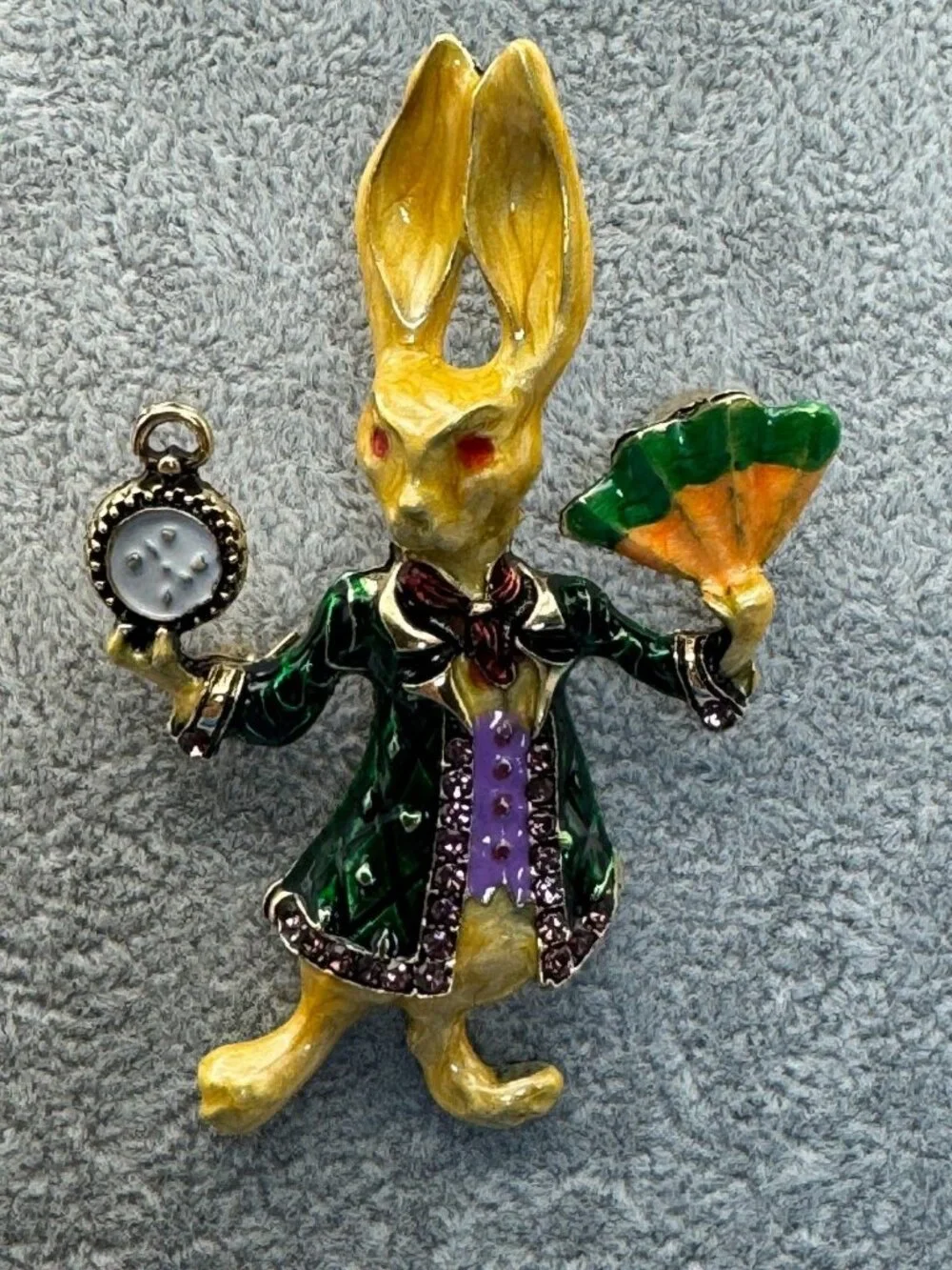 N/A rabbit figure