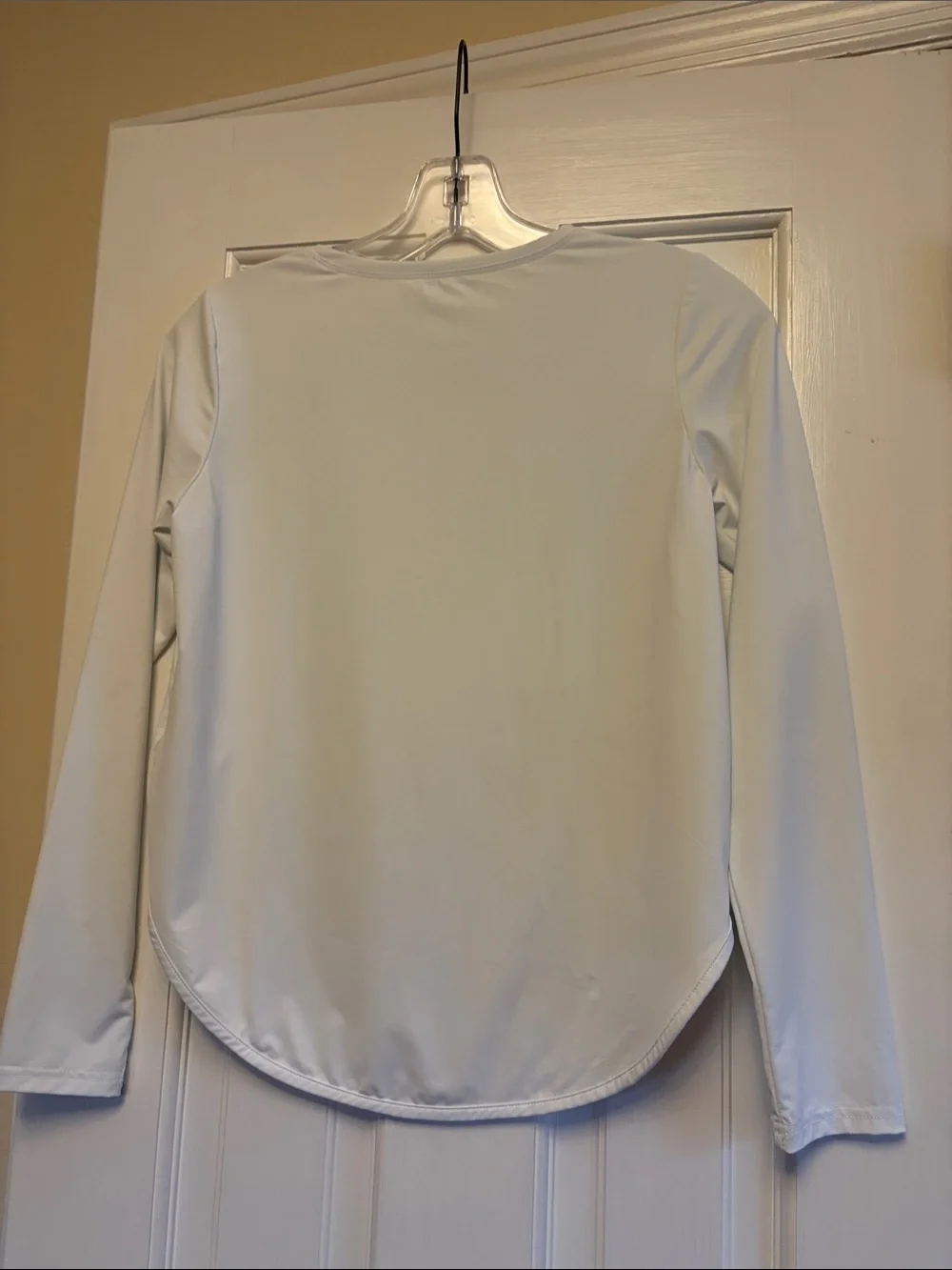 Source Unknown white breathable rounded