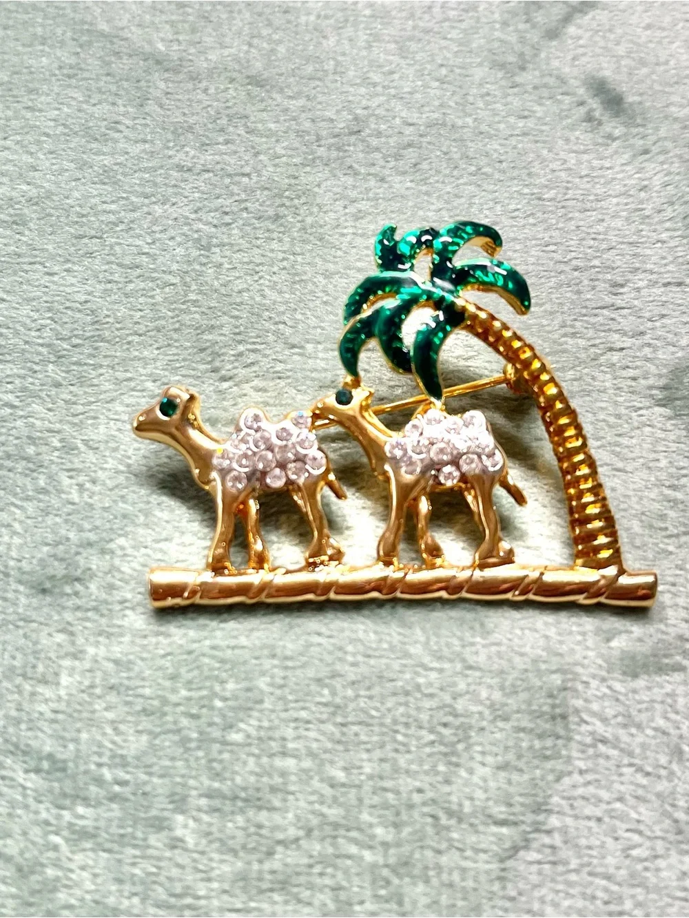 Vintage Camel brooch - MCM - gold tone green and clear rhinestone- palm tree