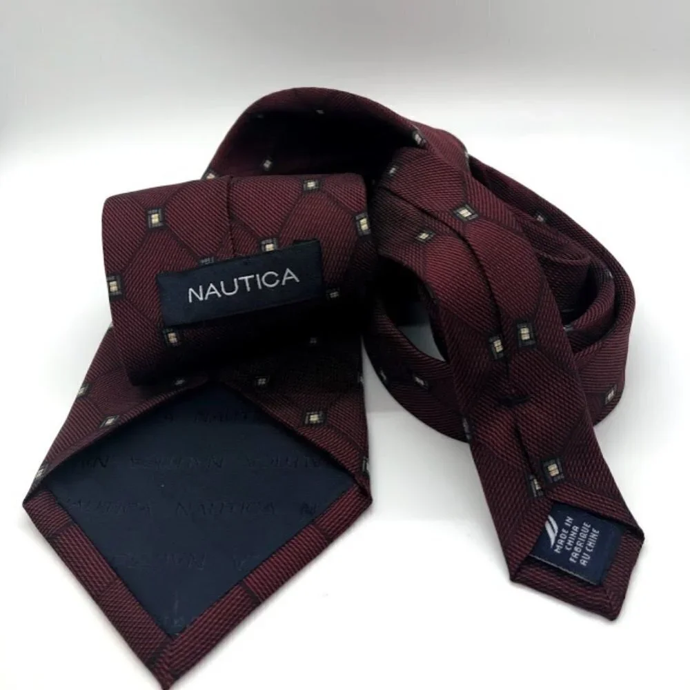 Nautica 100% neck