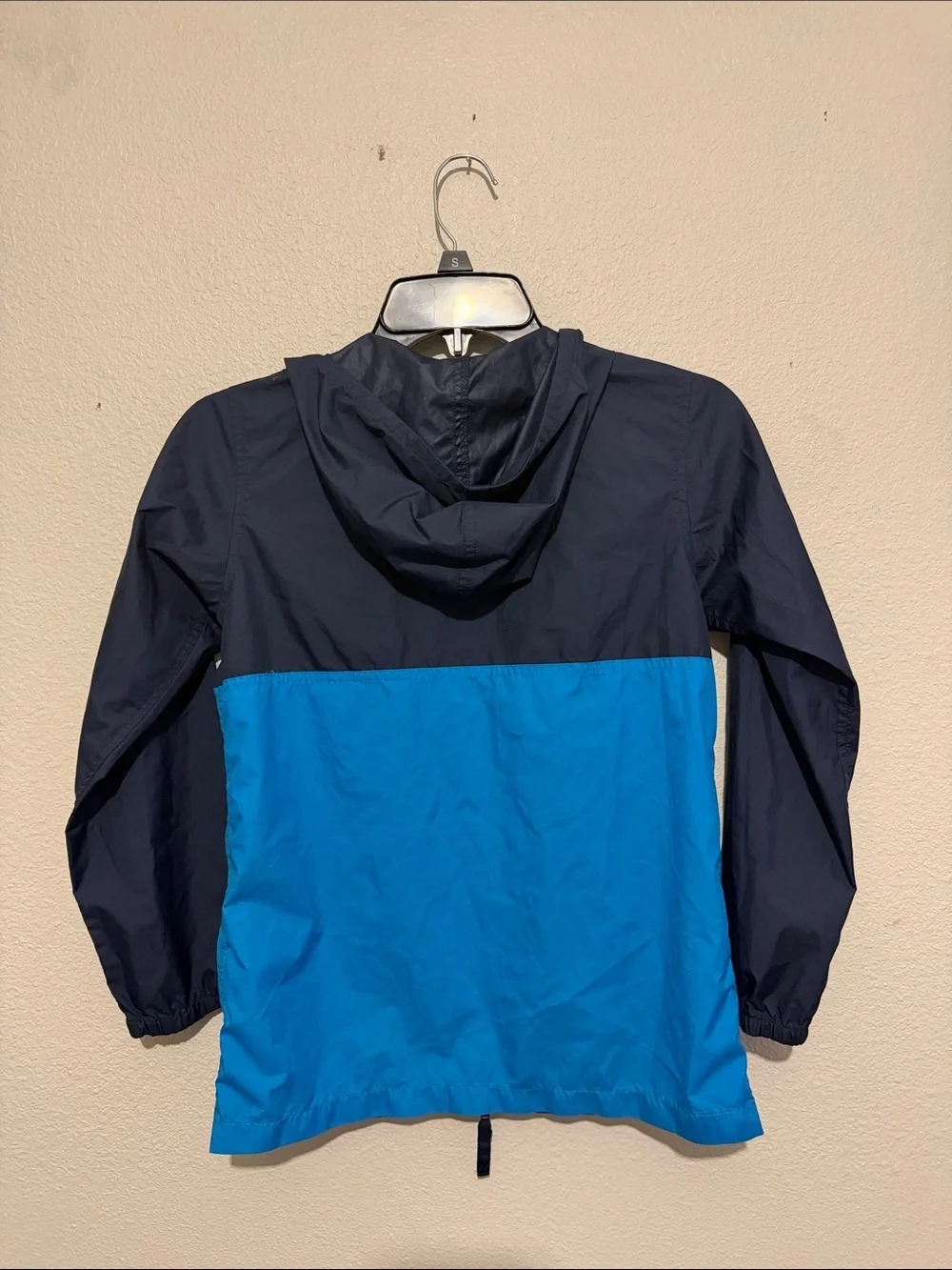 Patagonia Boys' Light & Variable Hoody Hooded Colorblock Jacket in Navy & Blue
