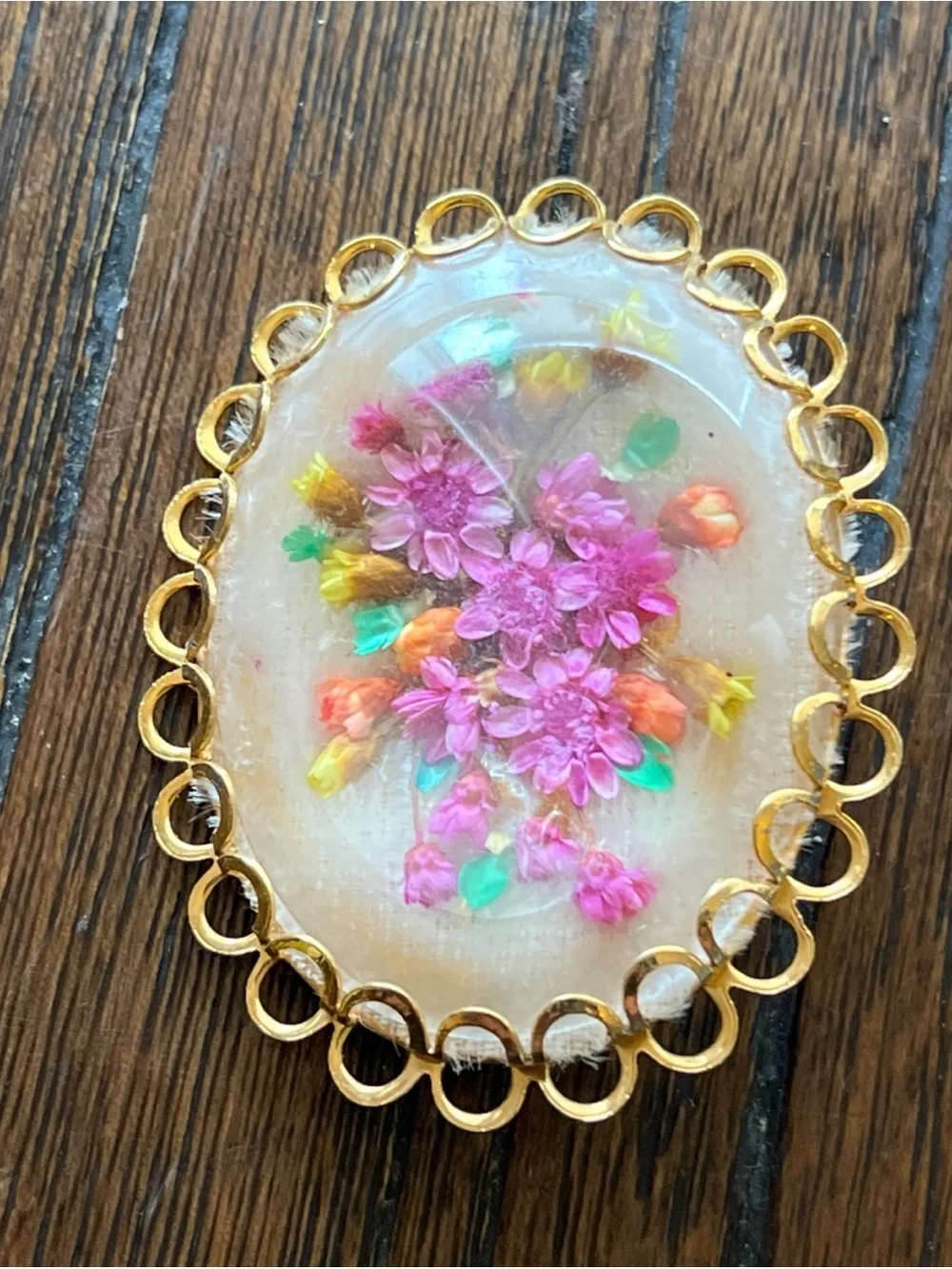 N/A oval brooch