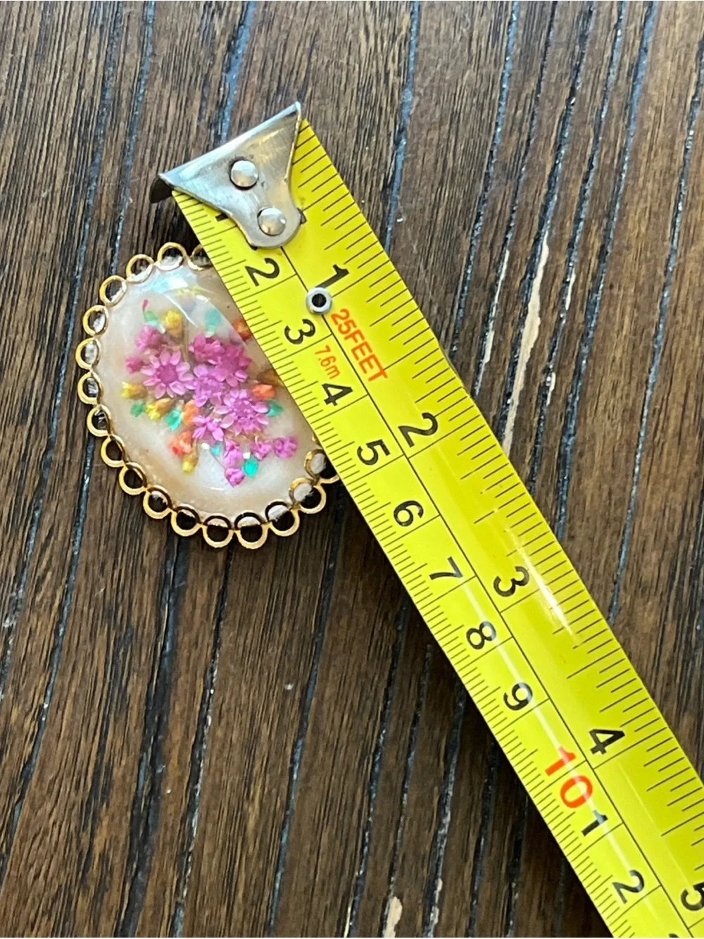 N/A oval brooch