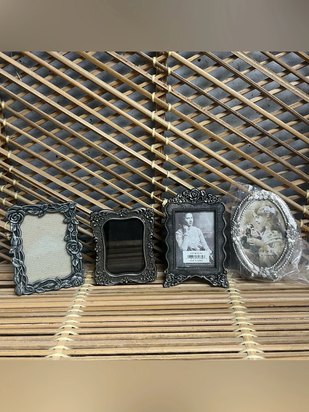 Vtg Small Silver Tone Metal Floral Victorian Easel Picture Frames Bundle Of 4 .