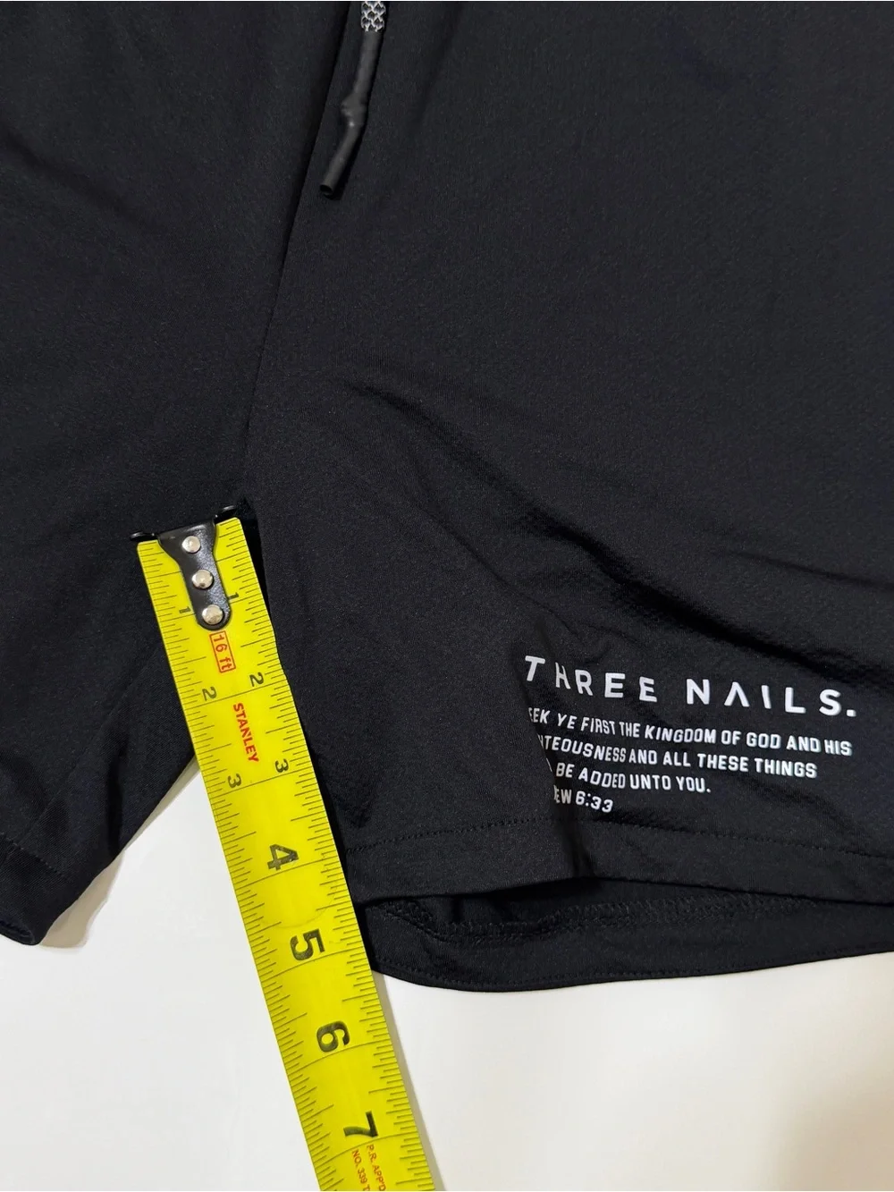 Three Nails Men’s Shorts Size M Lined Zippered Pockets Black Drawstring Frayed