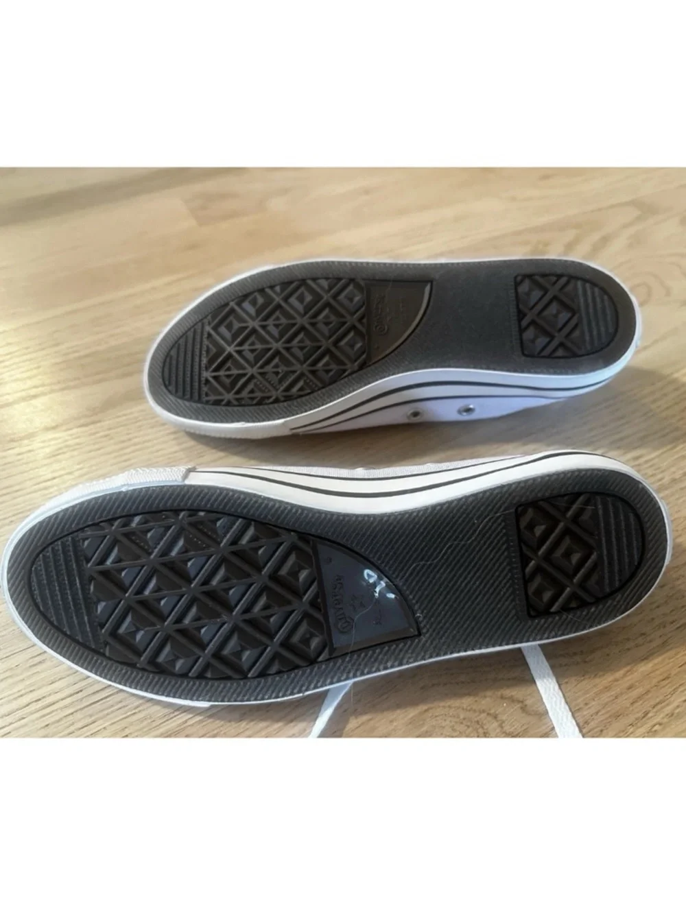 Converse brand new
