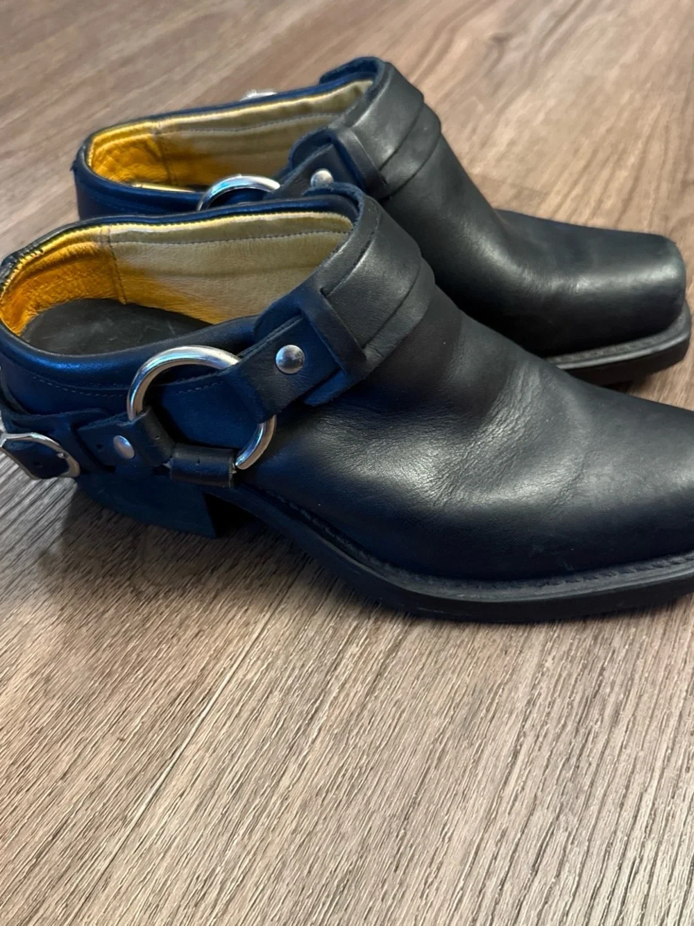 Frye shoe black