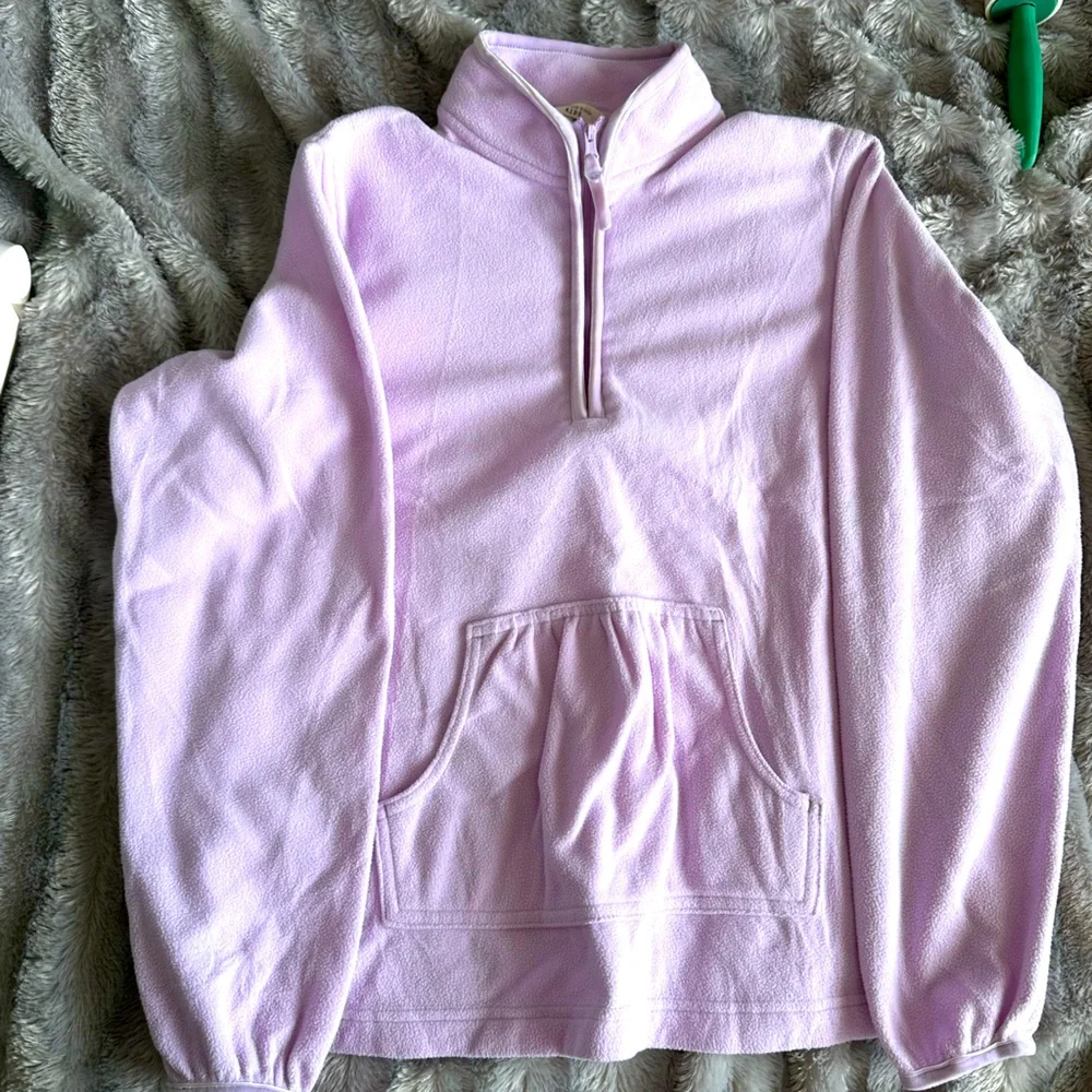 Lands end girls lilac pull over fleece sweater. Size 14.