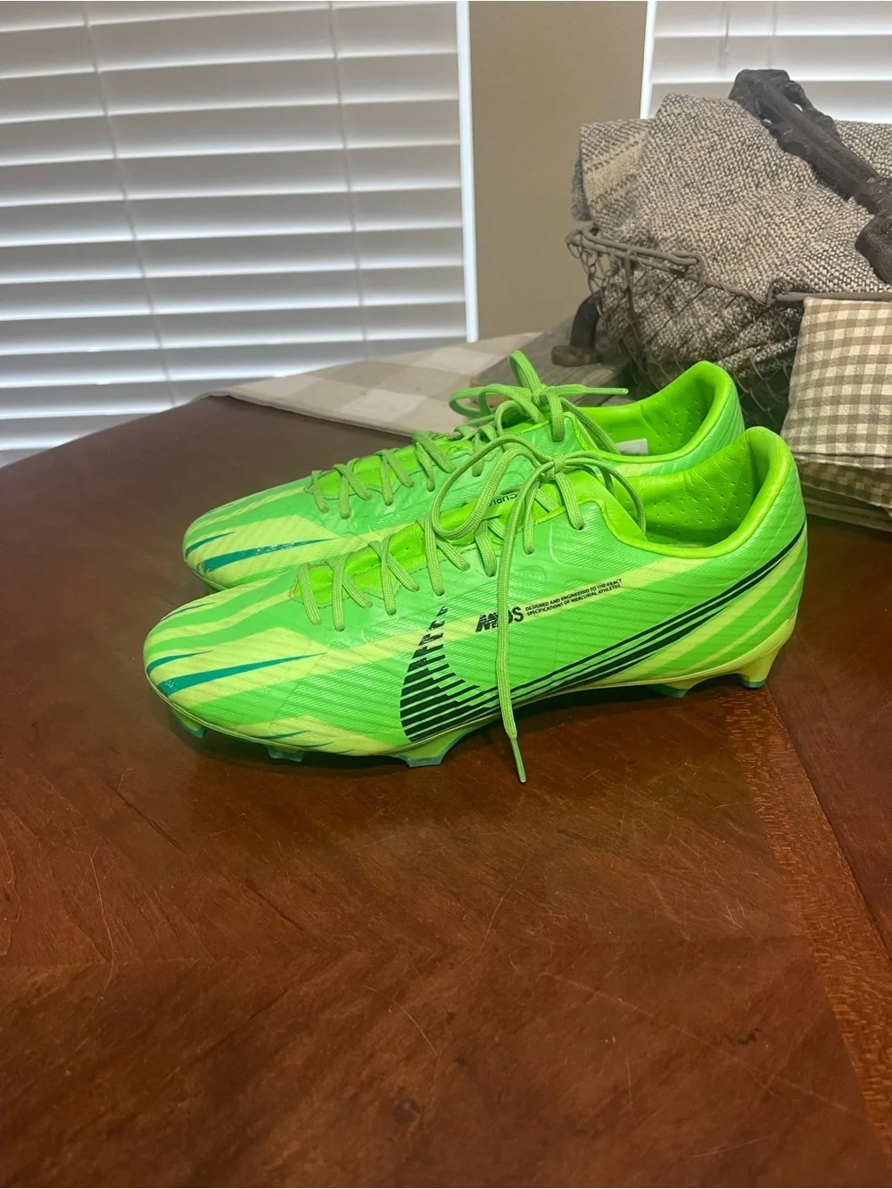 Nike Zoom Mercurial Vapor FJ7200-300  Green Soccer Cleats