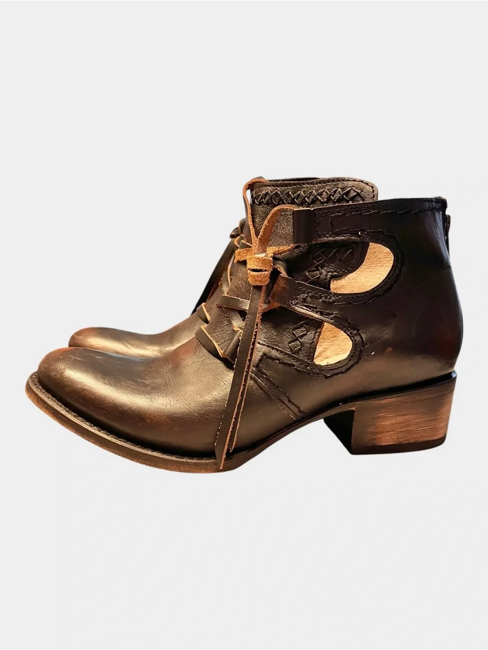 FREEBIRD Surge Leather Cutout Lace-Up Ankle Boots Brown Size 7 Western Boho