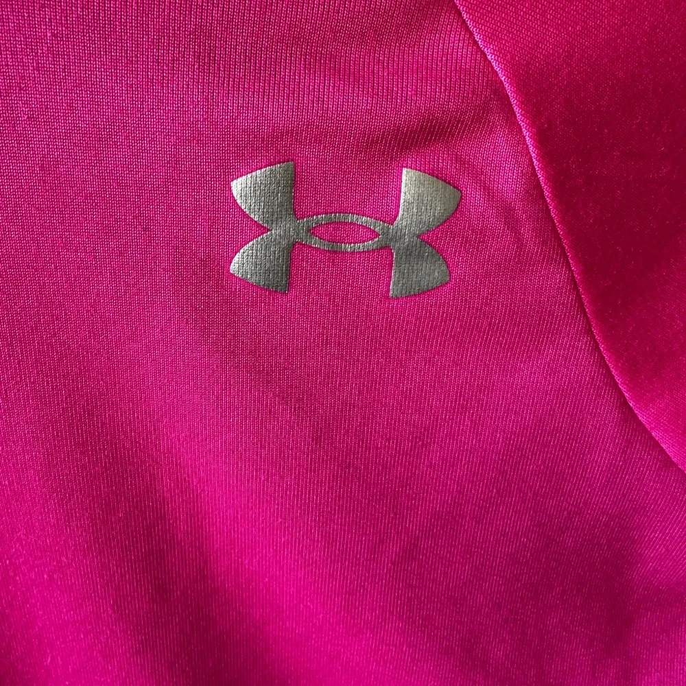💖 Under Armour Girls Fuchsia Long Sleeve Athletic Crop Tee YS