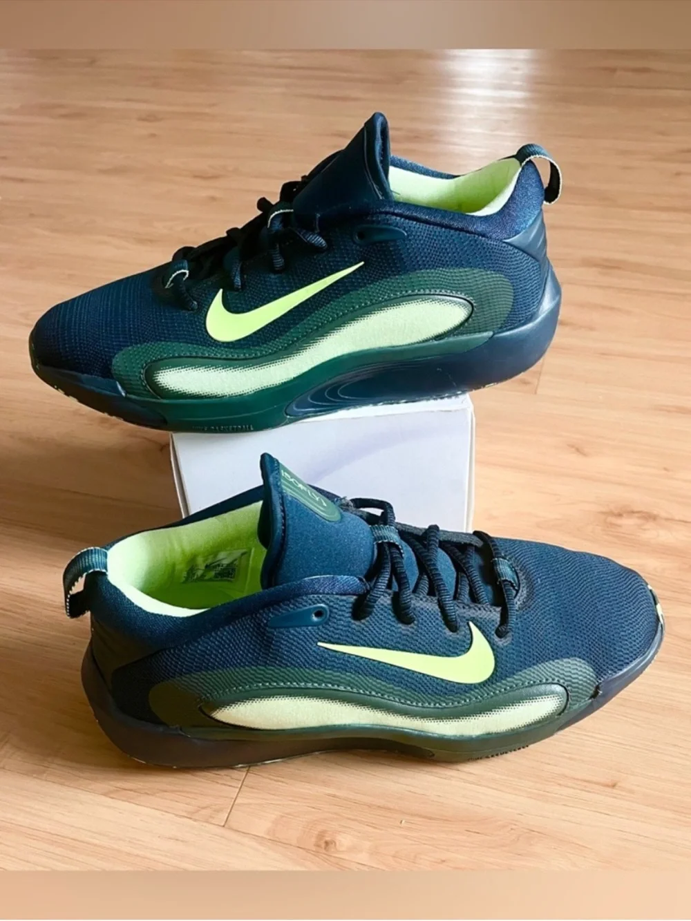 Nike women new