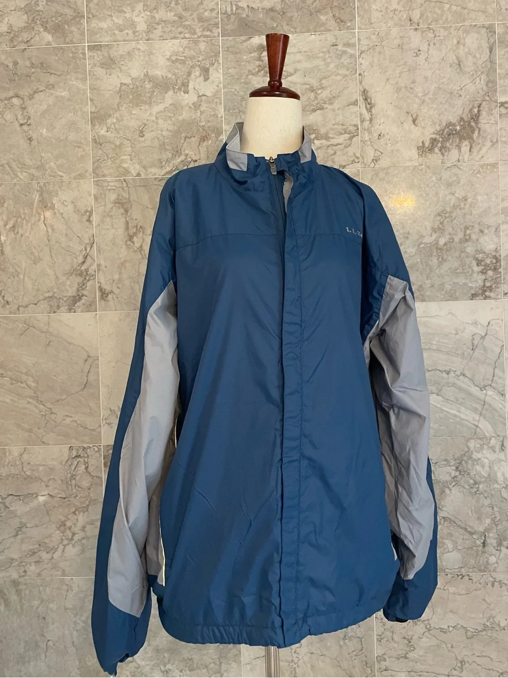 L.L. Bean bean windbreaker