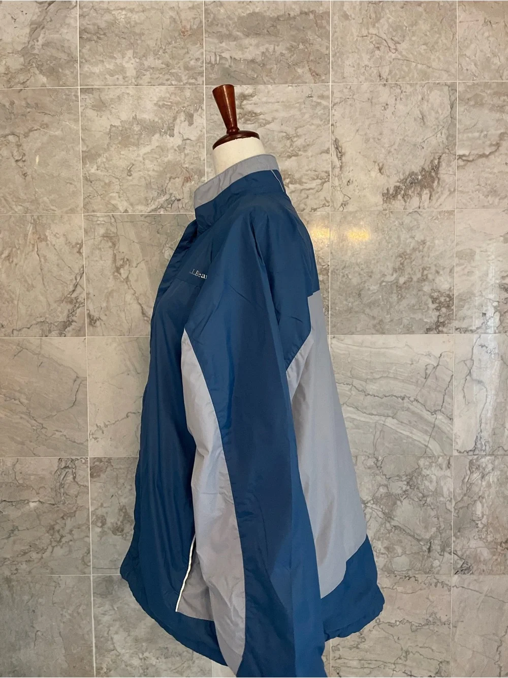 L.L. Bean bean windbreaker