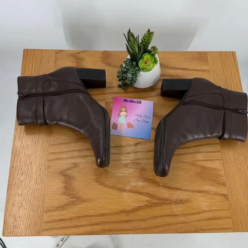 Nine & Co. Leather Heeled Zippered Ankle Boots Booties - Brown - Women's 8.5