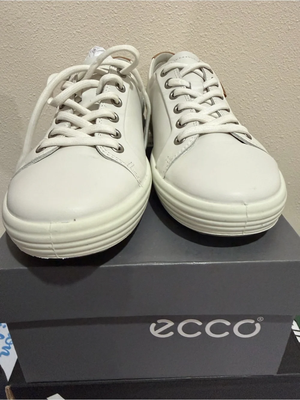 Ecco classic versatile