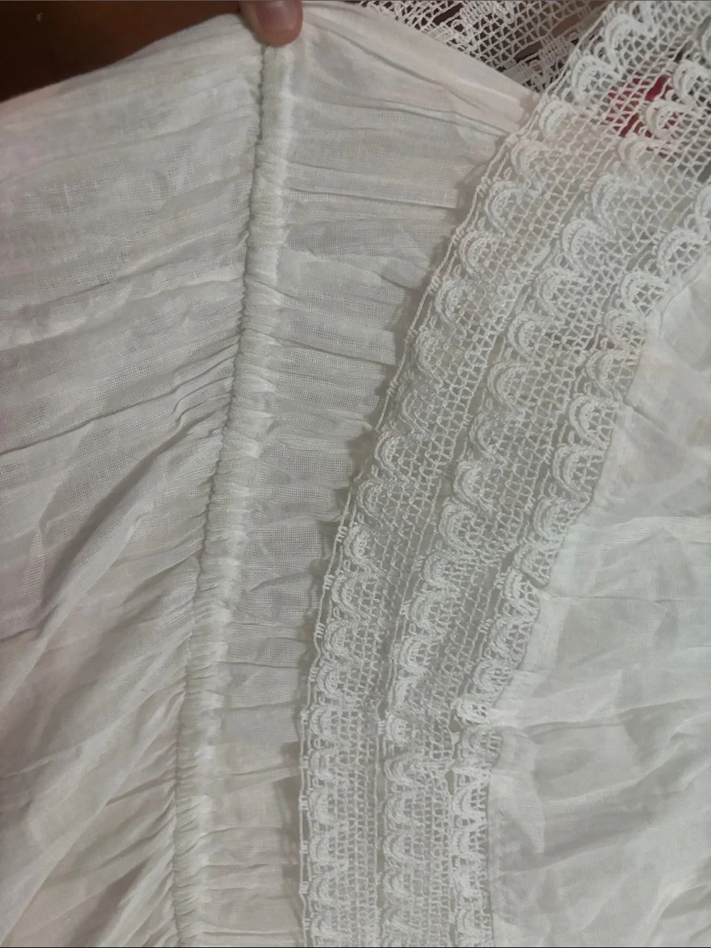 N/A white stretchy
