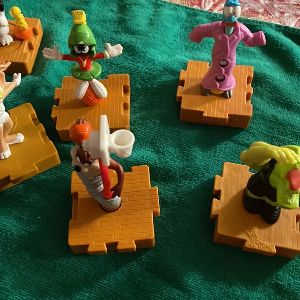 Warner Bros. vintage interlocking