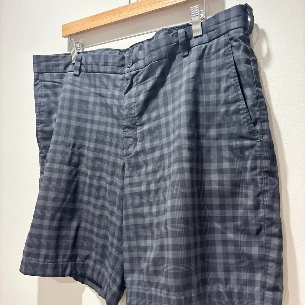 Nike Golf Men’s Charcoal/Black Checkered Plaid Active Casual Shorts 38