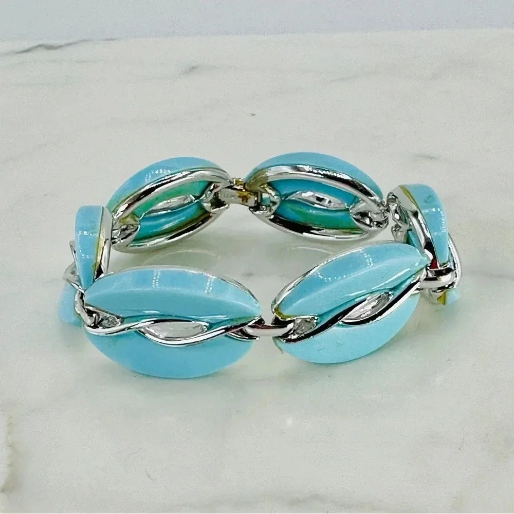 Vintage Lisner Baby Blue Bracelet Signed Molded Plastic Link Estate Cost…