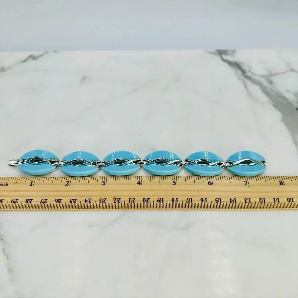 Vintage Lisner Baby Blue Bracelet Signed Molded Plastic Link Estate Cost…