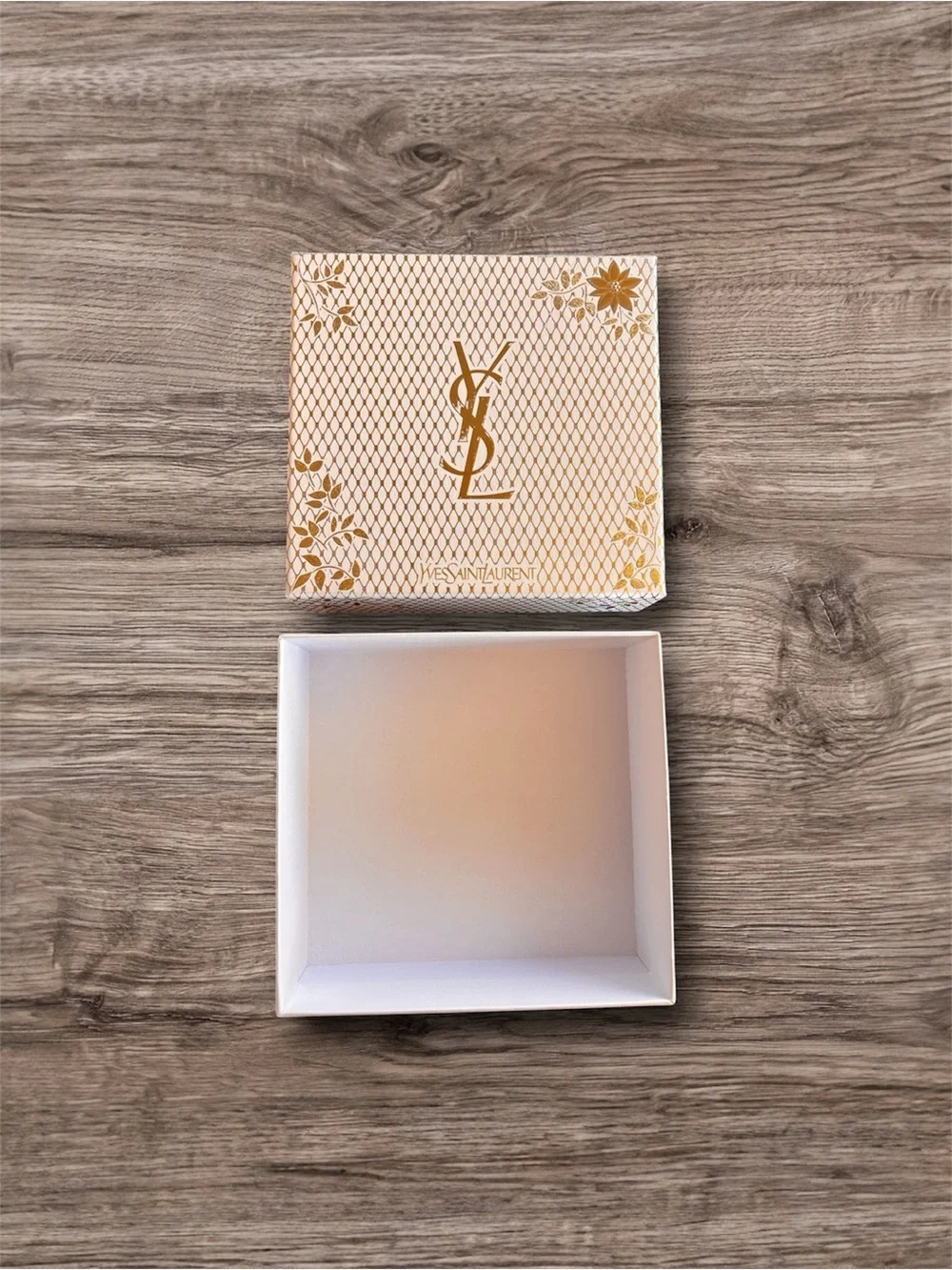 Yves Saint Laurent elegant ysl