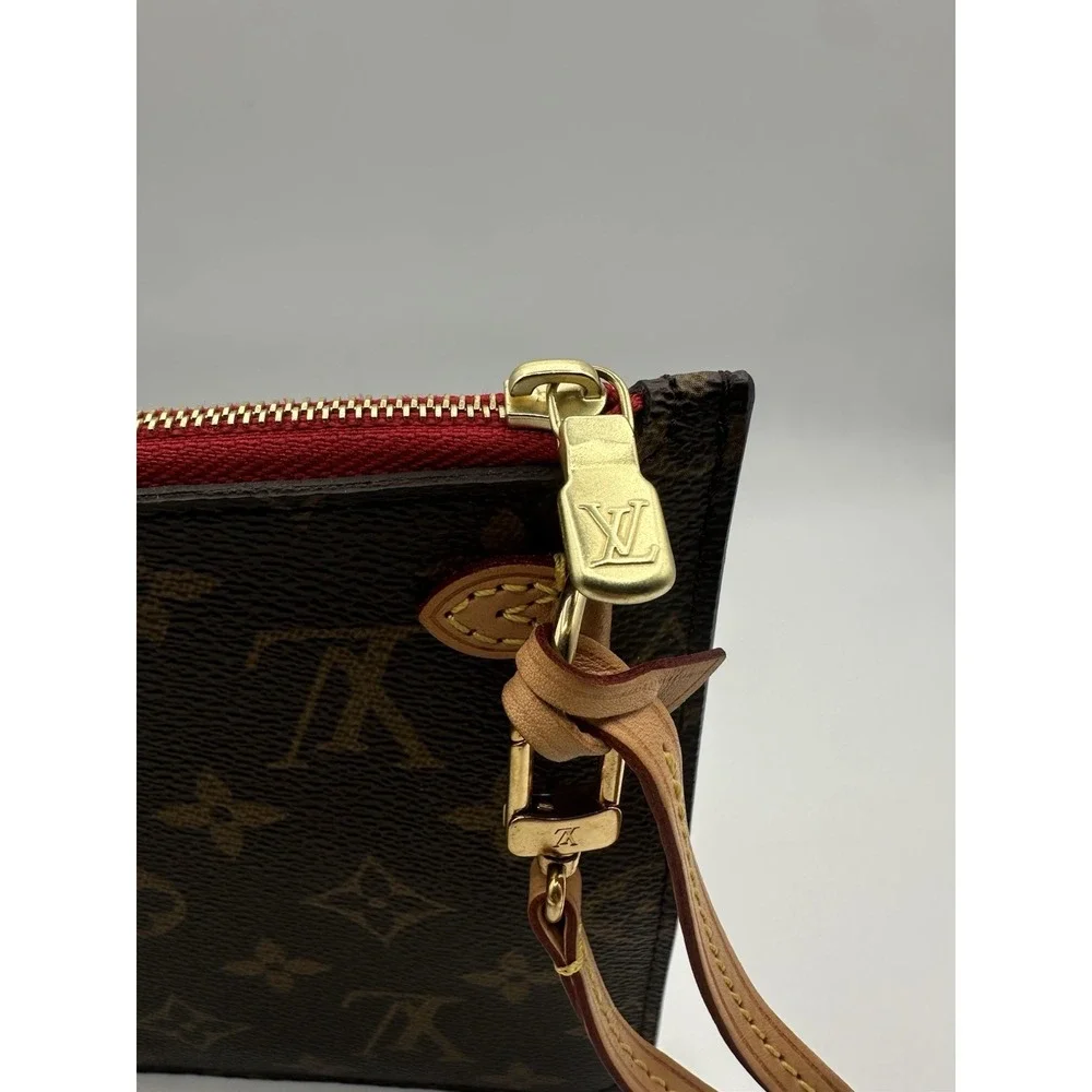 Louis Vuitton Neverfull Pochette Monogram Canvas Wristlet Pouch Red Lining