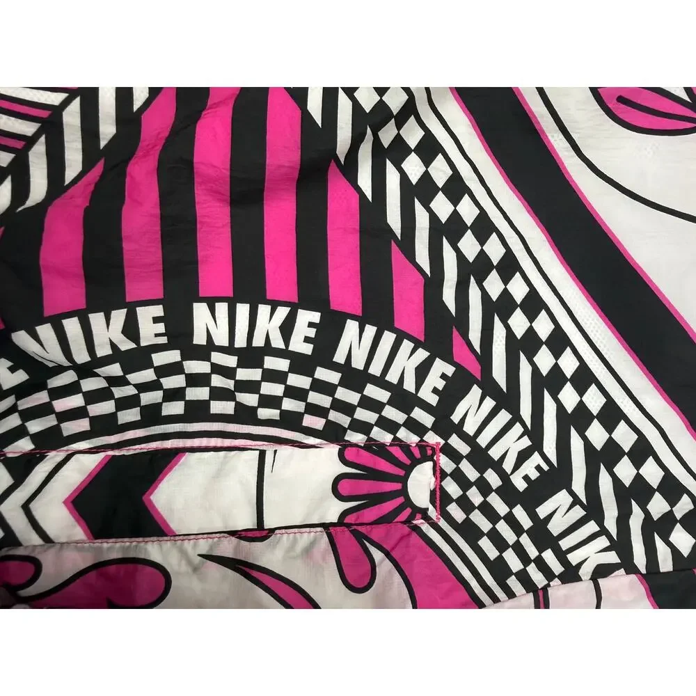Nike graphic yin