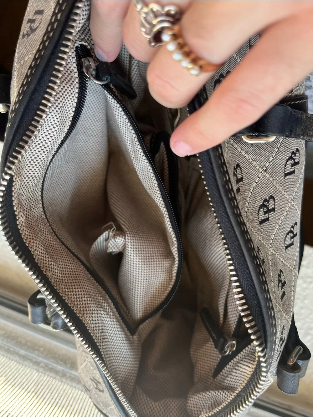 Dooney & Bourke wear bourke