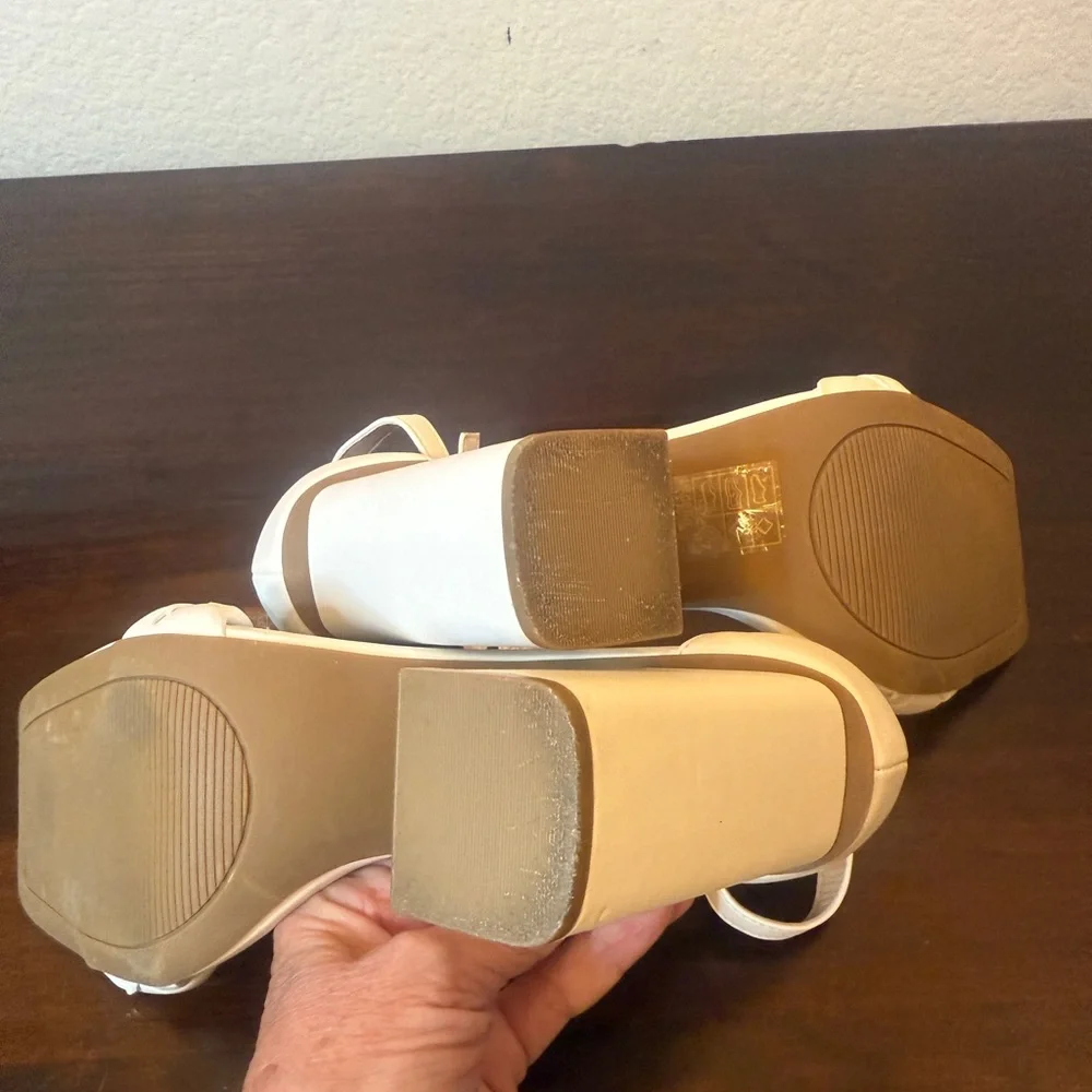 Dream Pairs block house sandals