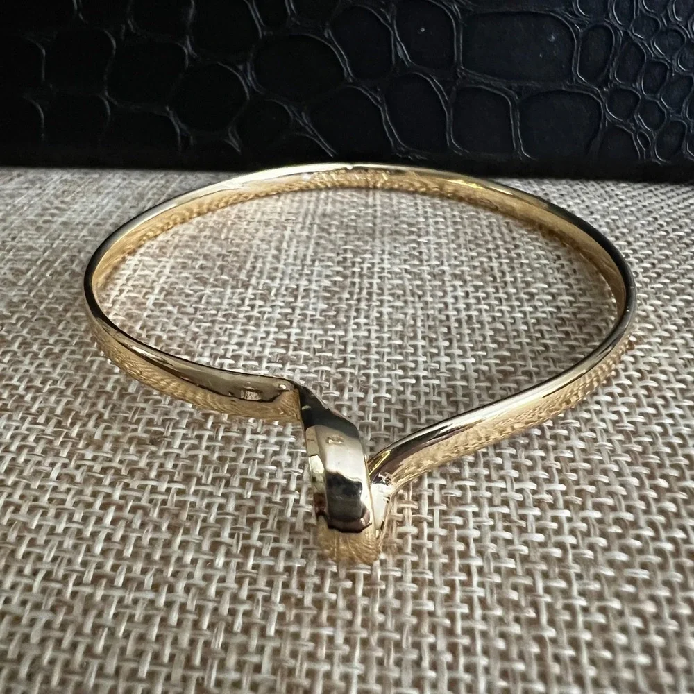 Anne Klein Gold Tone Knot Bangle Bracelet Size 7.75 Minimalist