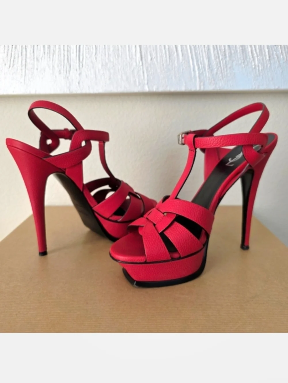 Yves Saint Laurent collection perfect questions