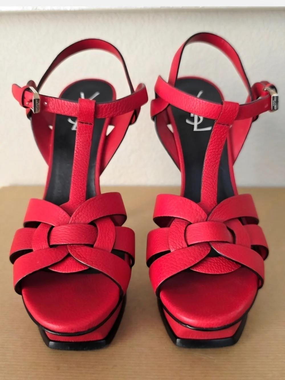 Yves Saint Laurent laurent materials
