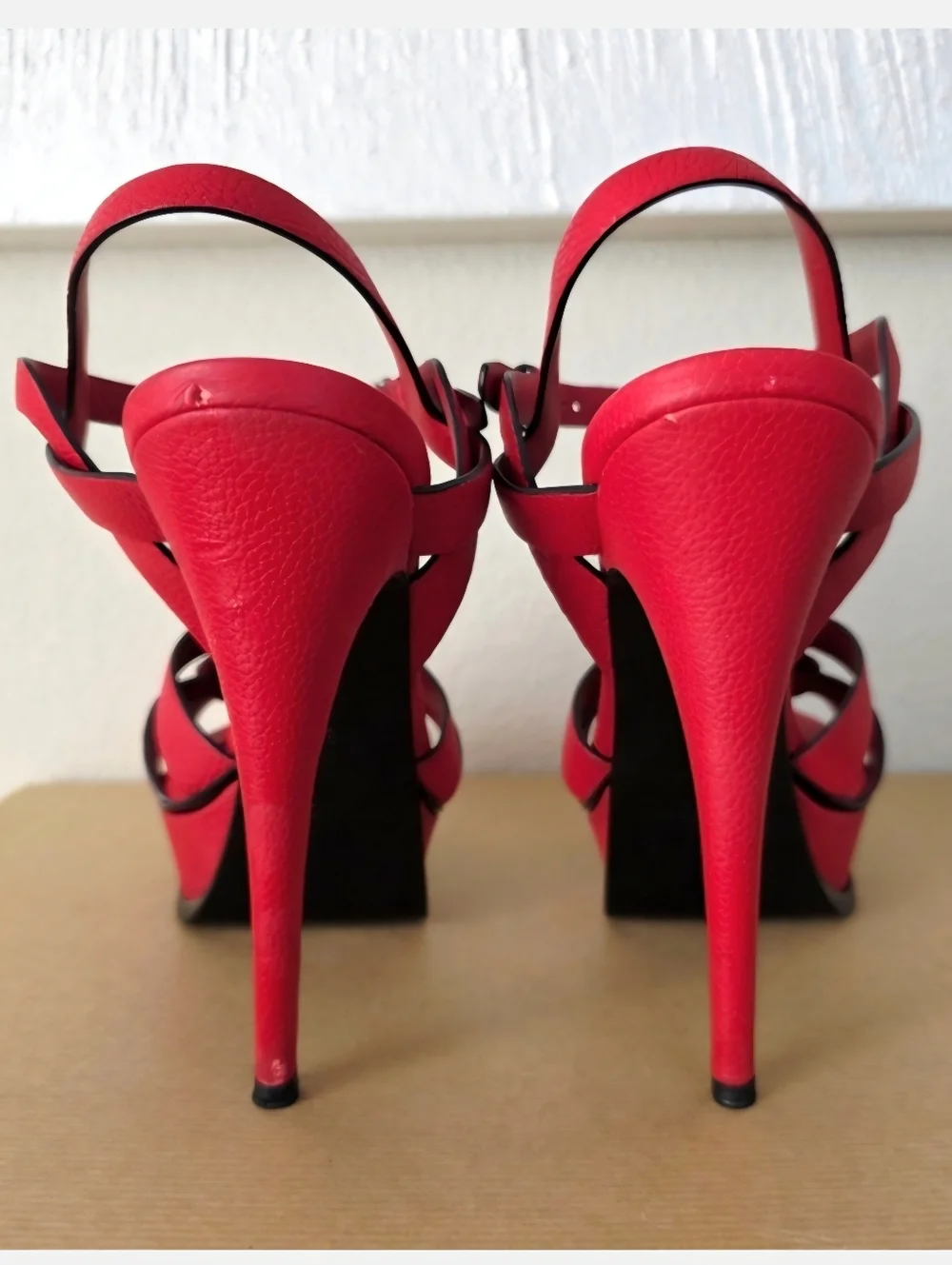 Yves Saint Laurent strap environment review