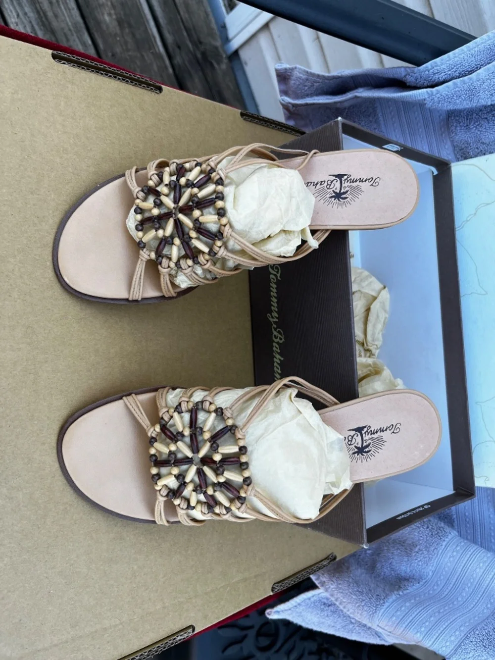 Tommy Bahama strappy beaded sandals Size 6 1/2